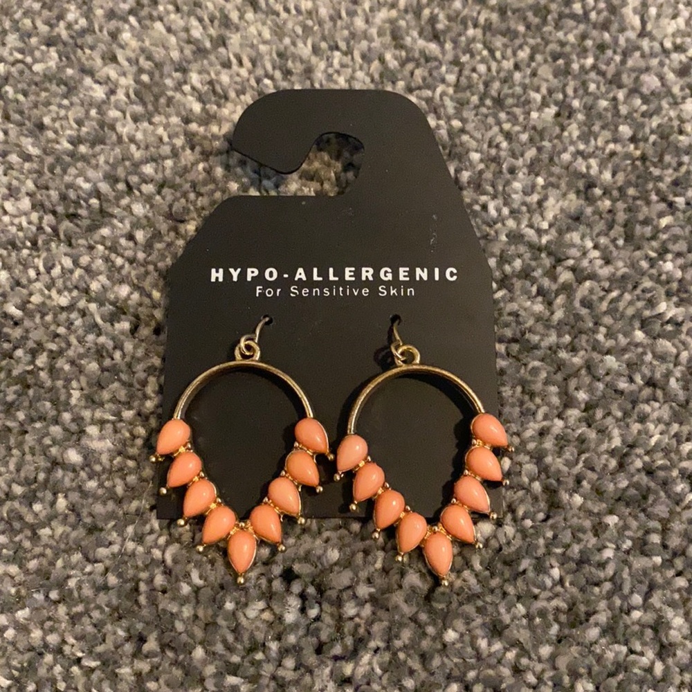 Gold and pink hypoallergenic earrings 💕